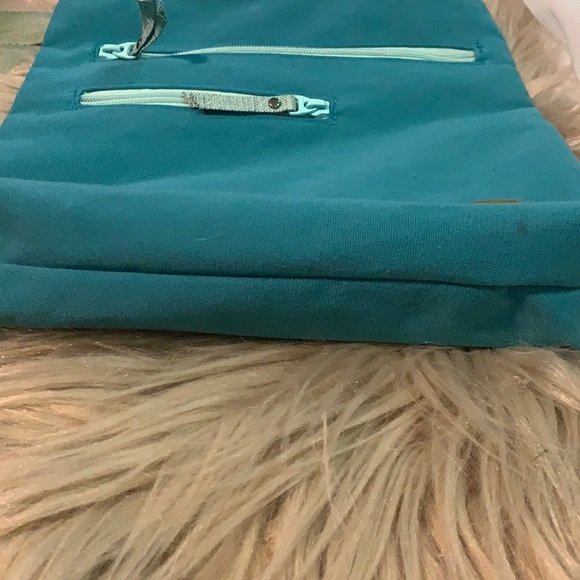 DAKINE adjustable Crossbody Bag - Picture 4 of 8